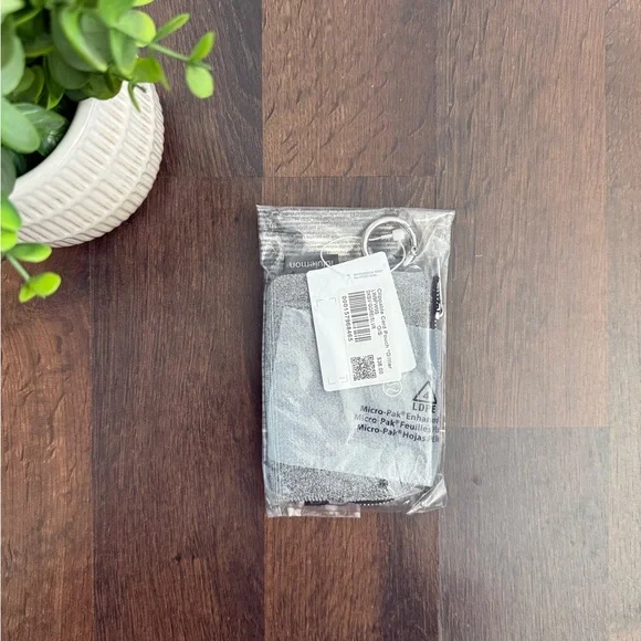 🆕 Lululemon Clippable Card Pouch - Glitter - Picture 2 of 16